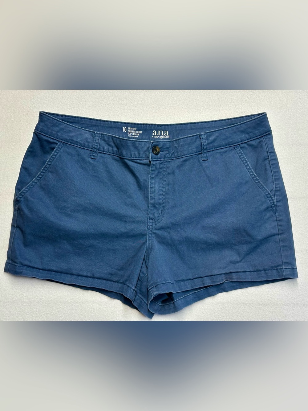 a.n.a Women’s Size 16 High Rise Blue Chino Shorts | 3.5” Inseam